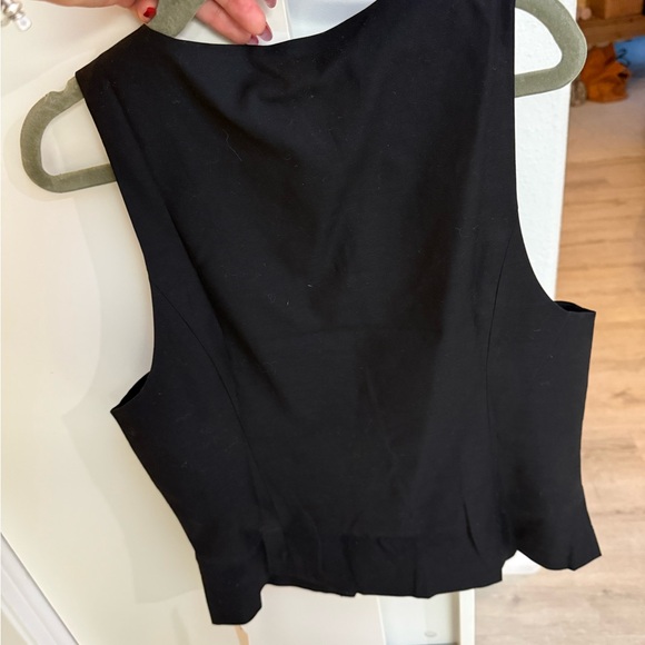 Reformation Rory Buttoned Vest - Picture 4 of 4